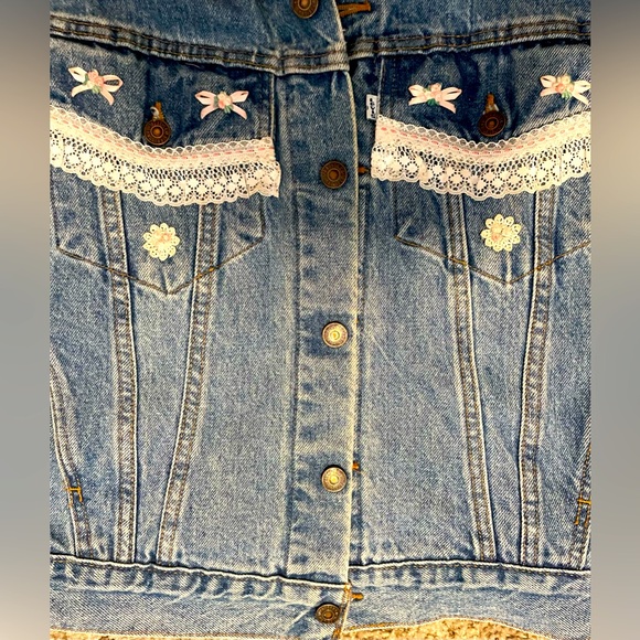 Levi’s Strauss Vintage Denim Trucker Jacket Lace Embroidered YL 16/18 Oversized - Picture 5 of 15